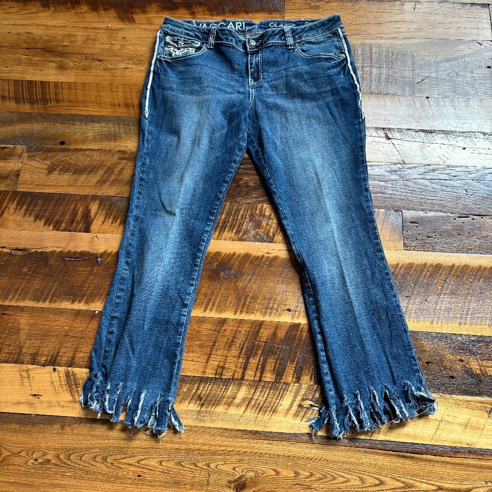 Vaccari Claire Woman’s Med Wash Fringe 5pocket Cropped Jean. size 34